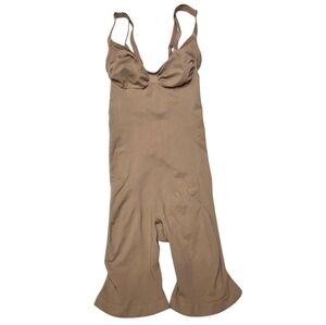 Skims Seamless Sculpt Mid Thigh Bodysuit Body Shaper Sculpting Clay Small NWOT